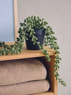 Plante artificielle suspendue en pot