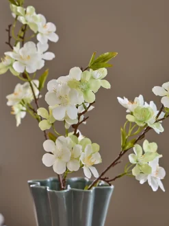 Branche fleurie artificielle
