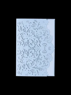 Carte avec découpe en dentelle