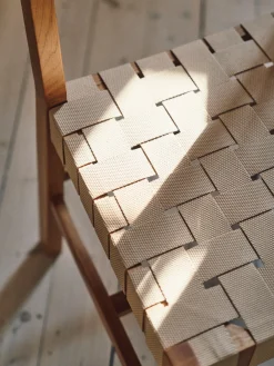 Chaise avec assise tissée