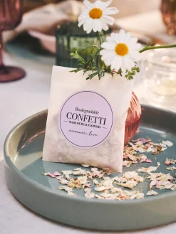 Confettis de fleurs biodégradables