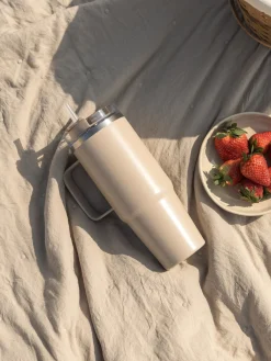Mug avec anse et paille 880 ml