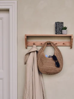 Portemanteau mural avec étagère