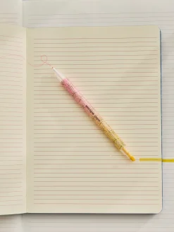 Stylo surligneur et bille
