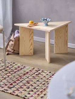 Table d’appoint triangulaire en bois de pin
